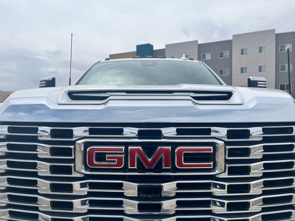 2024 GMC Sierra Image 9