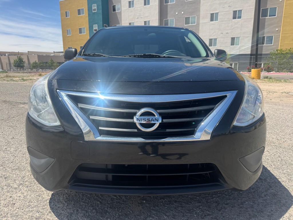 2015 Nissan Versa Image 4