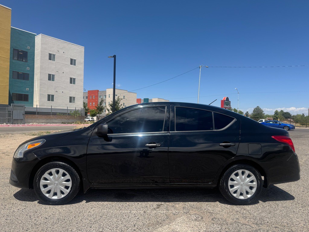 2015 Nissan Versa Image 6