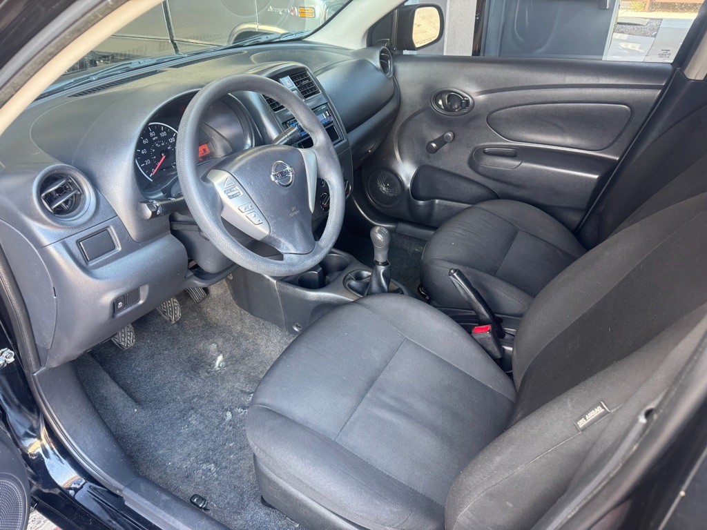 2015 Nissan Versa Image 9