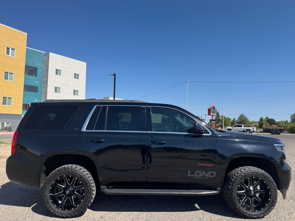 2019 Chevrolet Tahoe Image 2