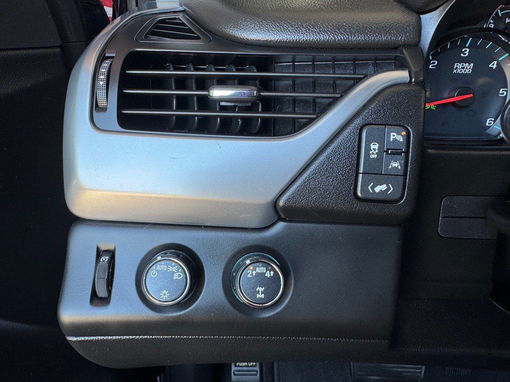2019 Chevrolet Tahoe Image 16