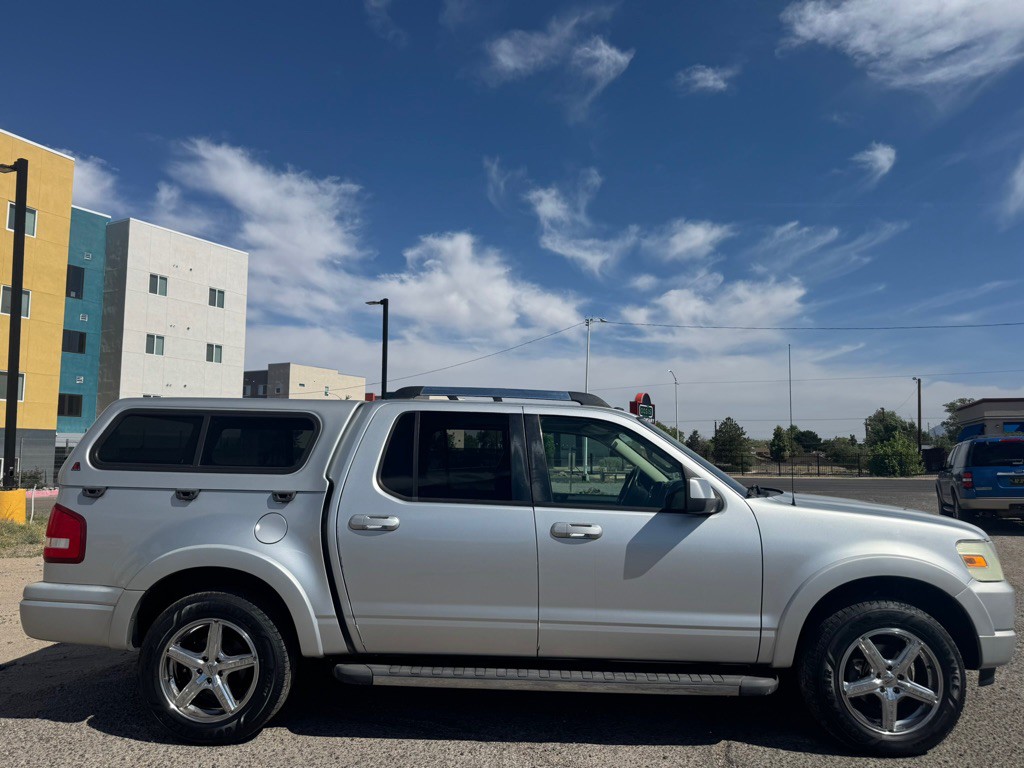 2010 Ford Explorer Image 2