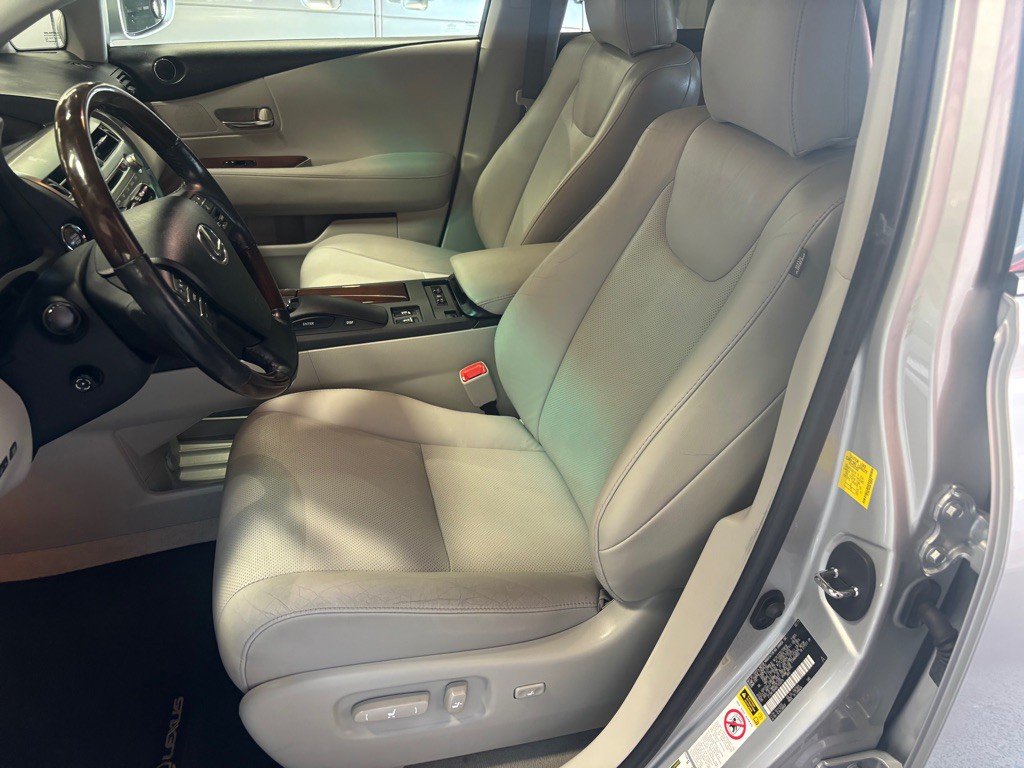 2011 Lexus RX Image 10