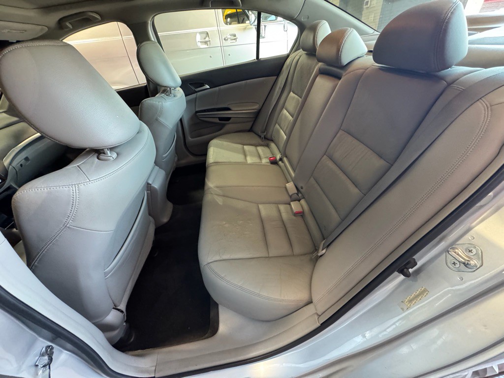 2009 Honda Accord Image 11