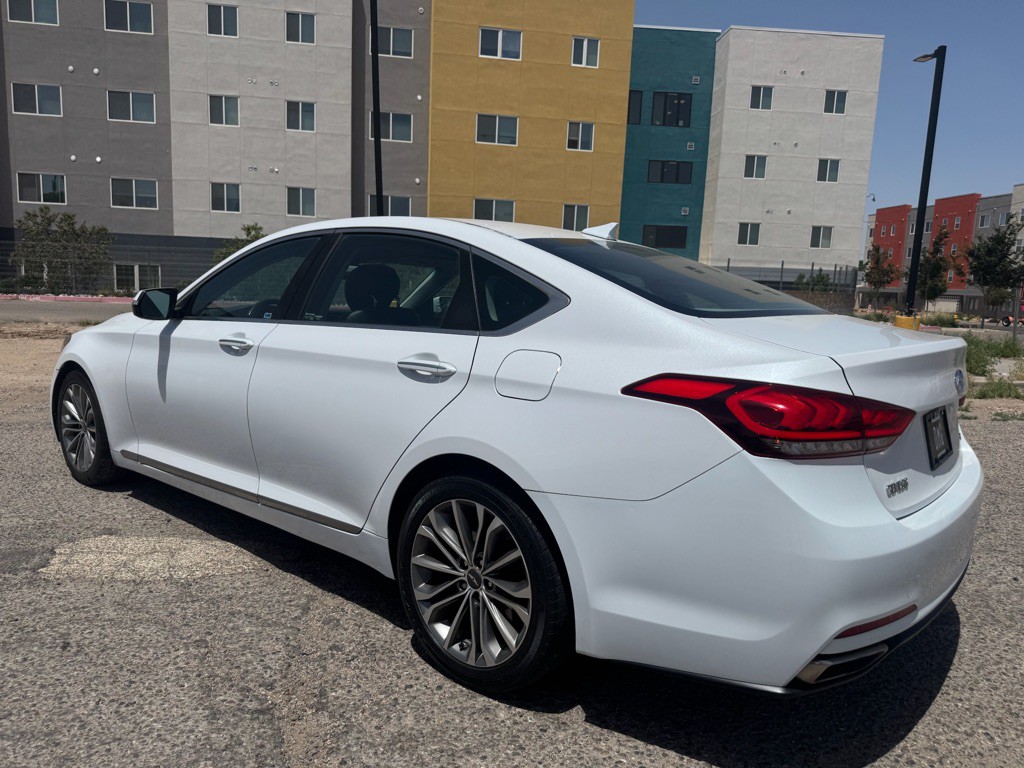 2015 Hyundai Genesis Image 7