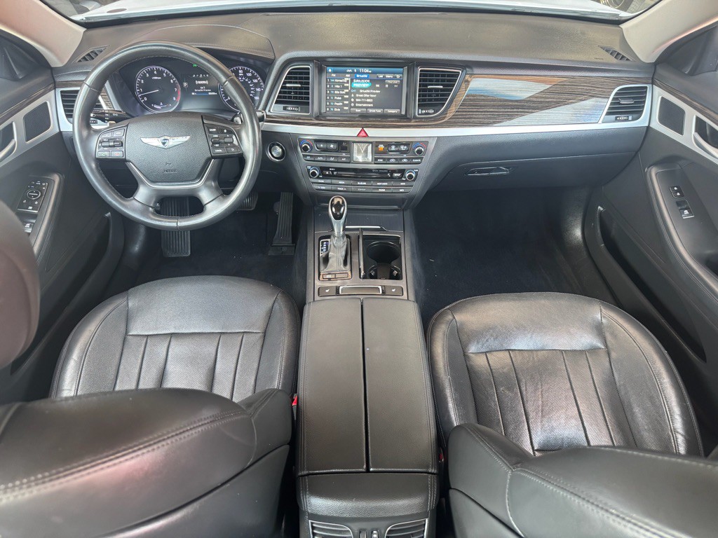 2015 Hyundai Genesis Image 15