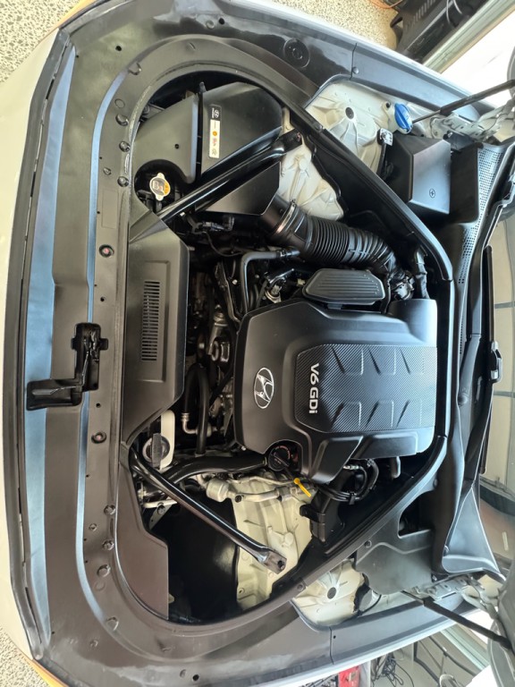 2015 Hyundai Genesis Image 20