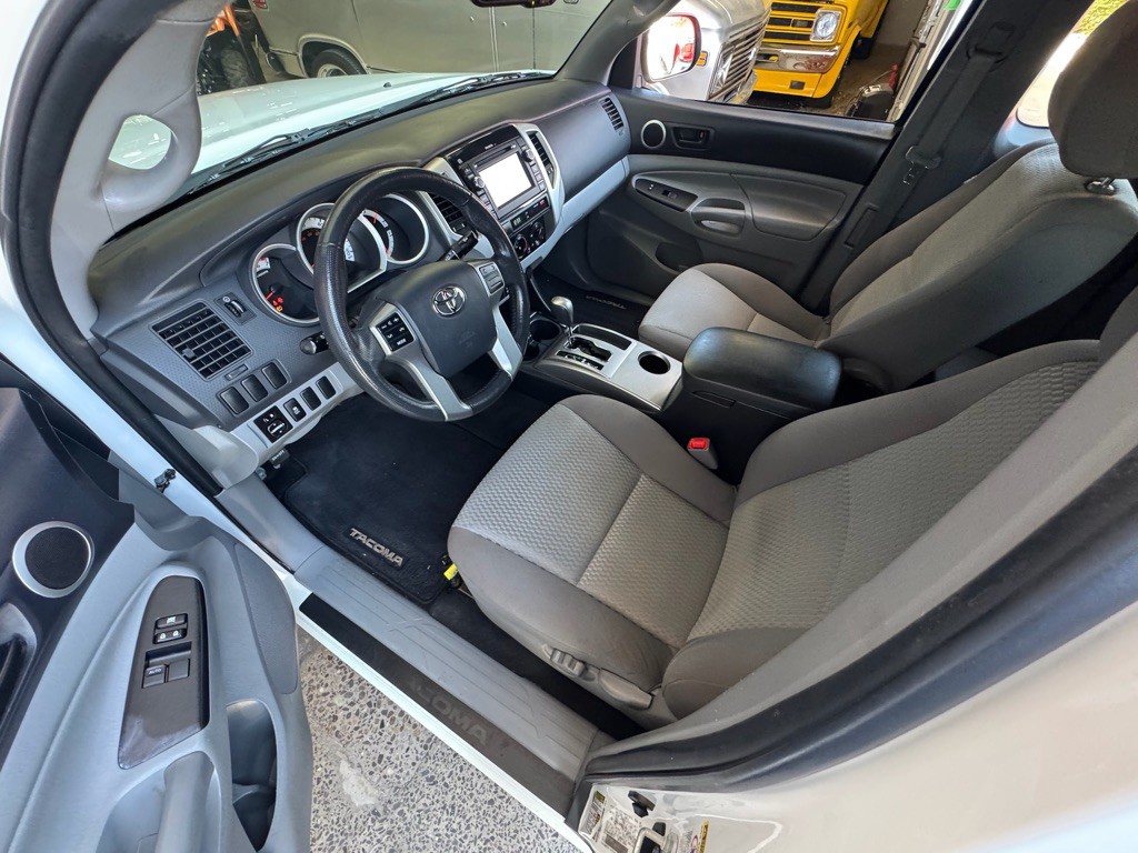 2013 Toyota Tacoma Image 10