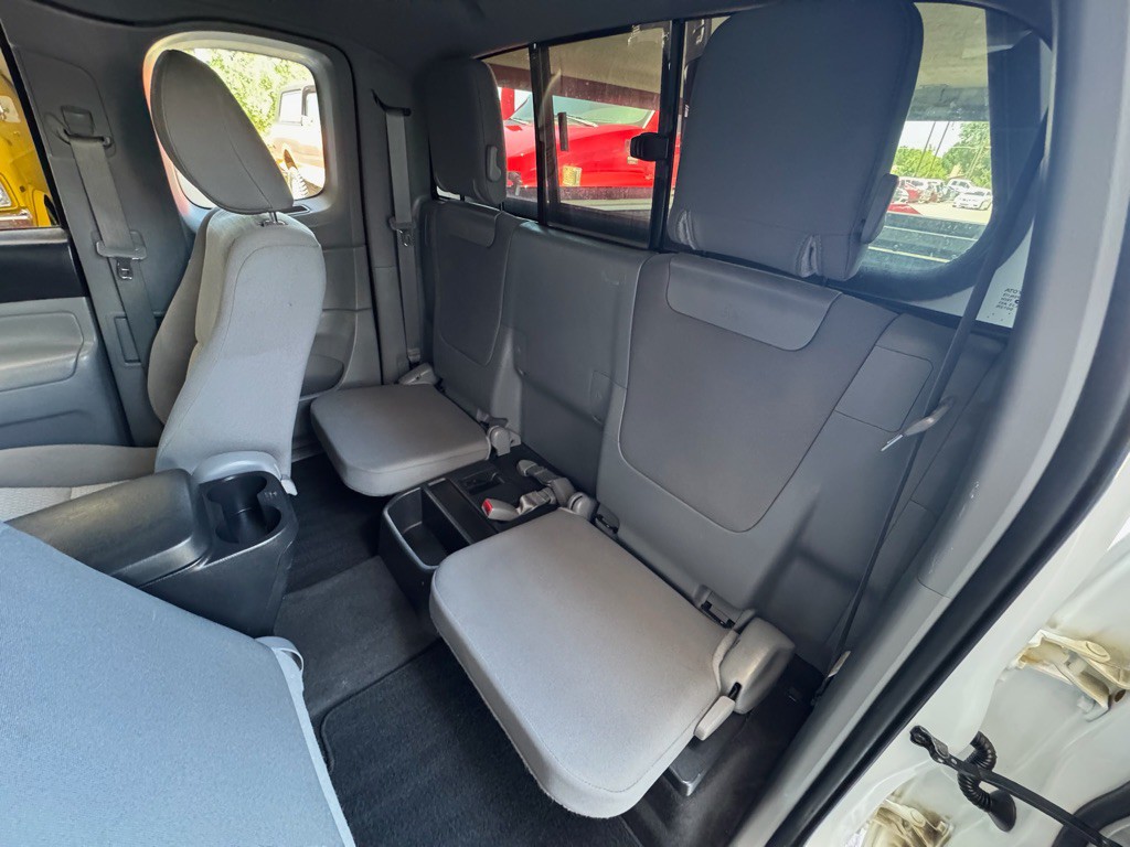 2013 Toyota Tacoma Image 12