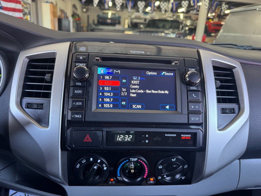 2013 Toyota Tacoma Image 15