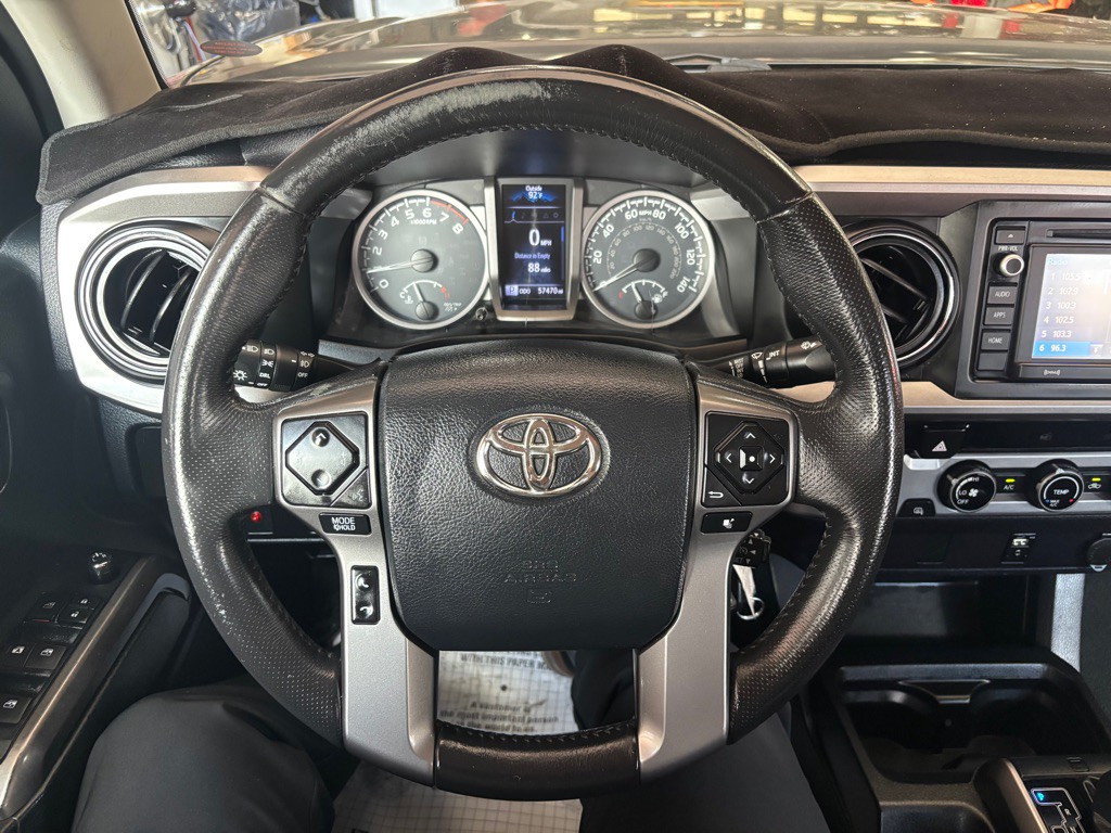 2017 Toyota Tacoma Image 14