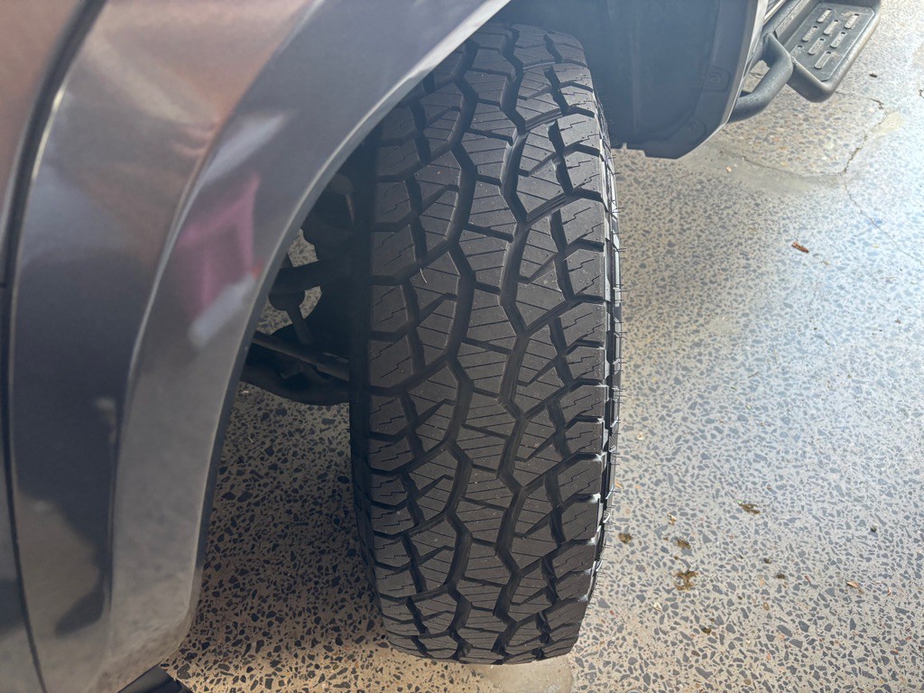 2017 Toyota Tacoma Image 19