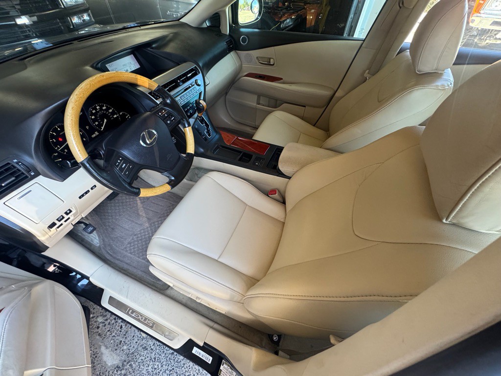 2011 Lexus RX Image 9