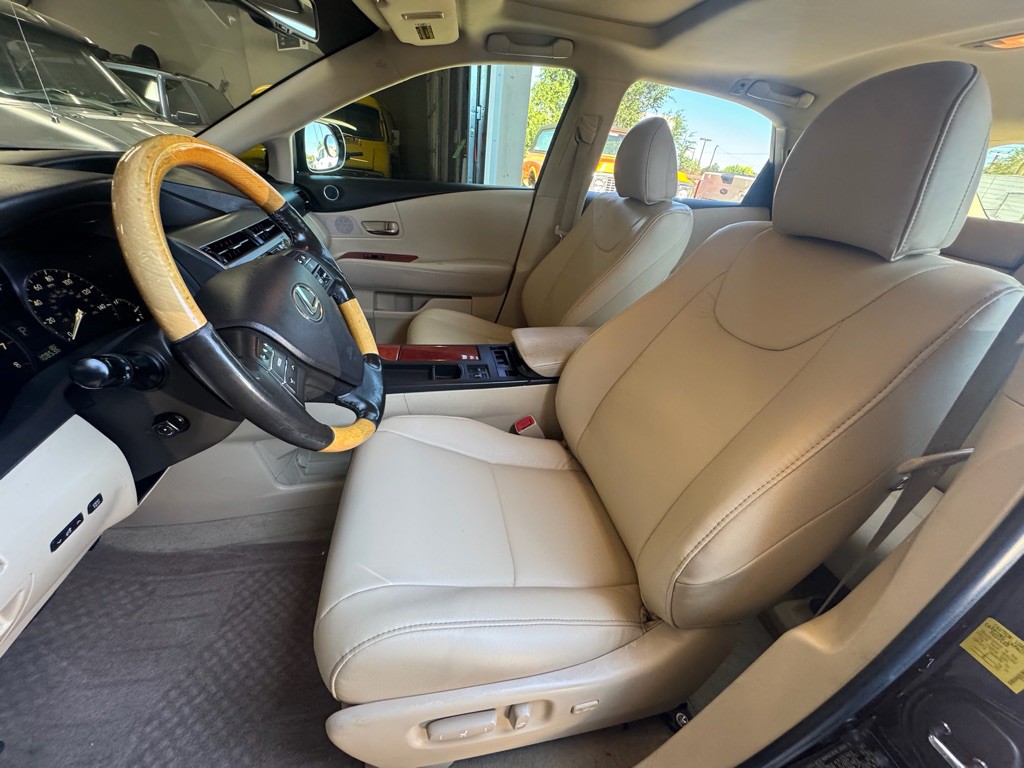 2011 Lexus RX Image 10