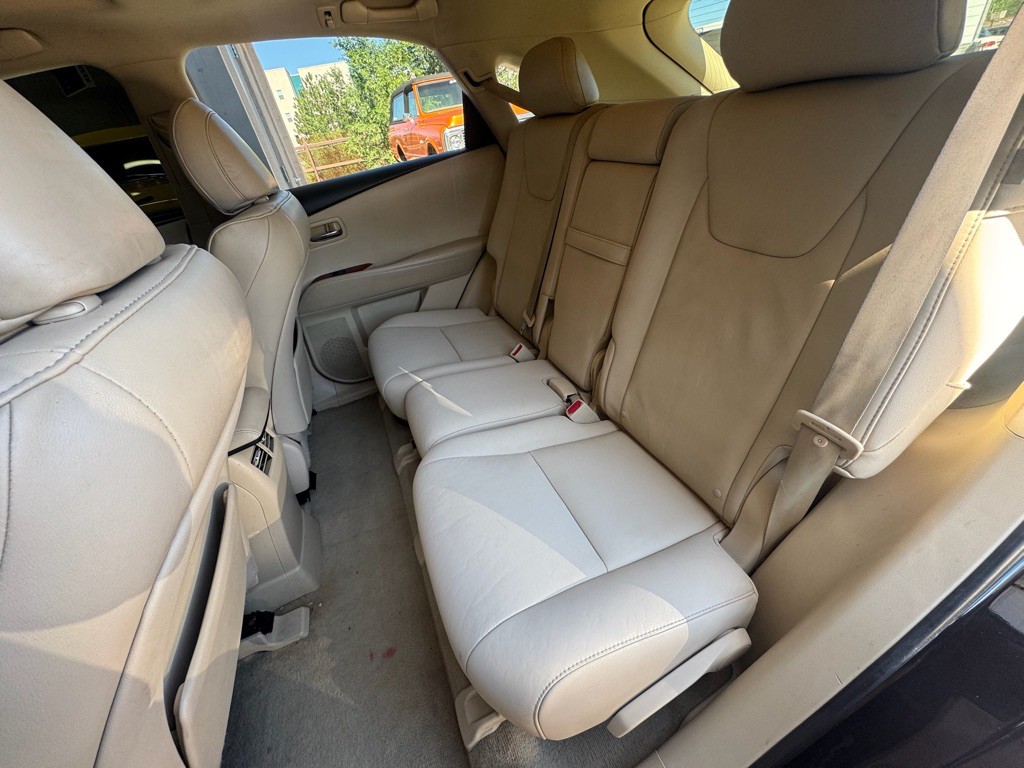 2011 Lexus RX Image 11