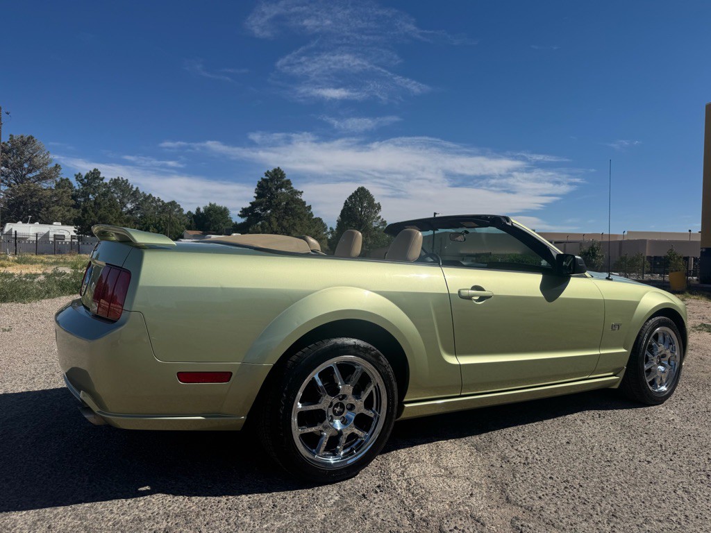 2006 Ford Mustang Image 3