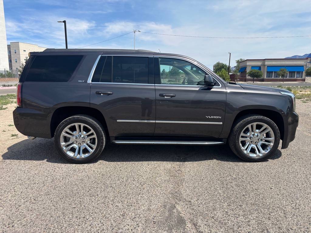 2017 GMC Yukon Image 2