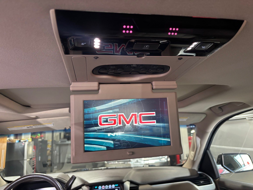 2017 GMC Yukon Image 18