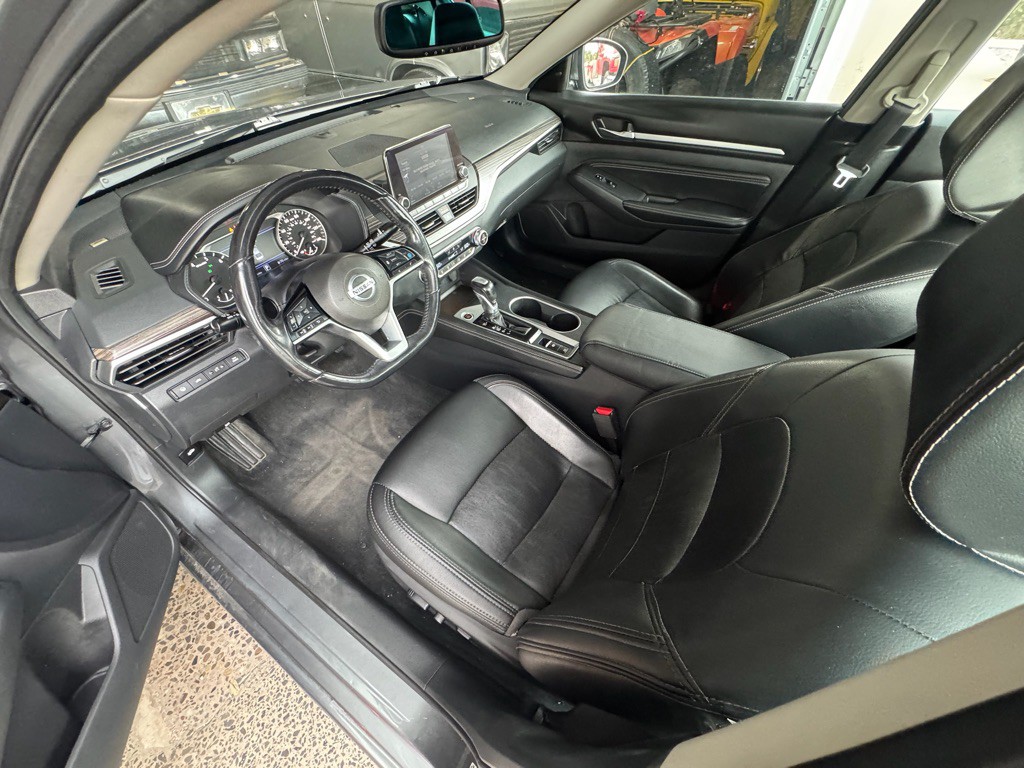2019 Nissan Altima Image 9