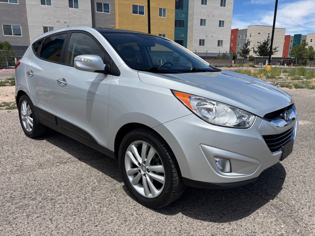 2010 Hyundai Tucson Image 1