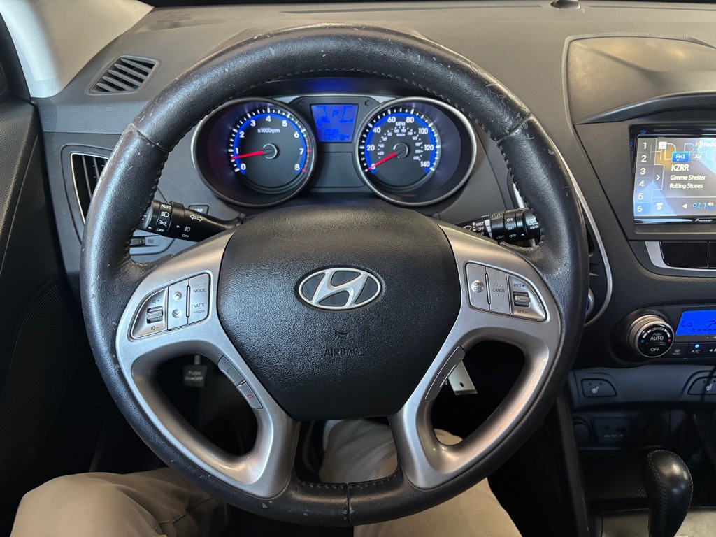 2010 Hyundai Tucson Image 14