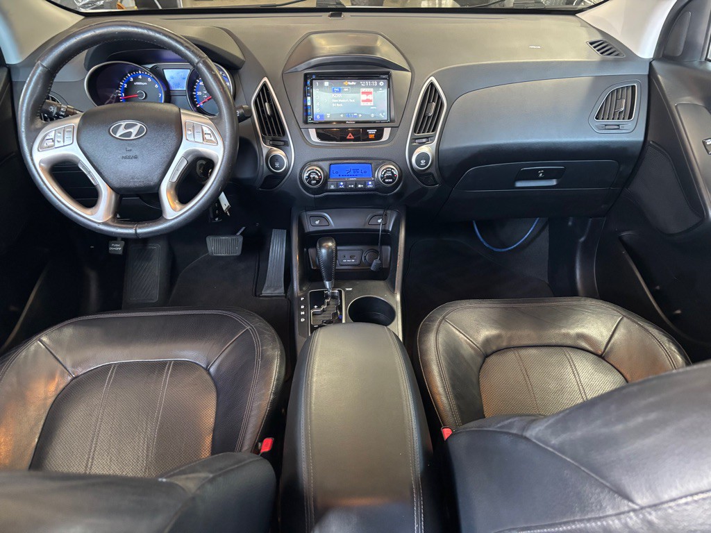 2010 Hyundai Tucson Image 16