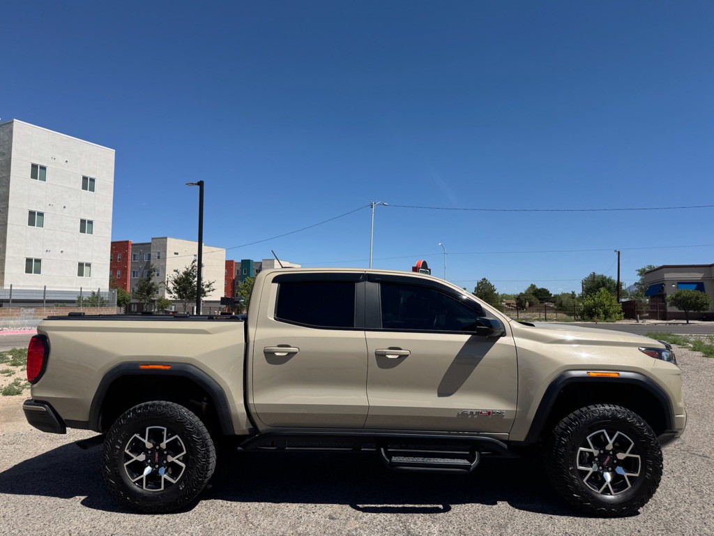 2024 GMC Canyon Image 2
