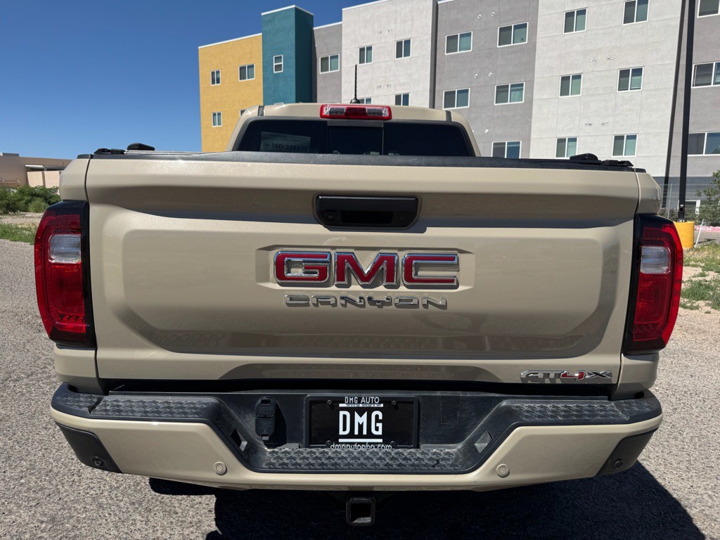 2024 GMC Canyon Image 8