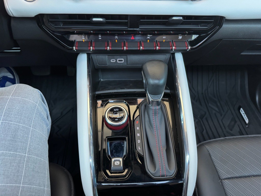 2024 GMC Canyon Image 16