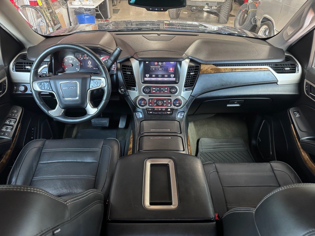 2015 GMC Yukon Image 16