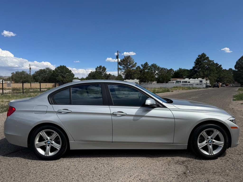 2014 BMW 3 Series Image 2
