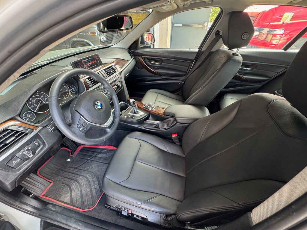 2014 BMW 3 Series Image 9