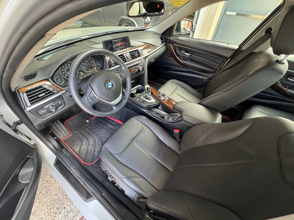 2014 BMW 3 Series Image 10