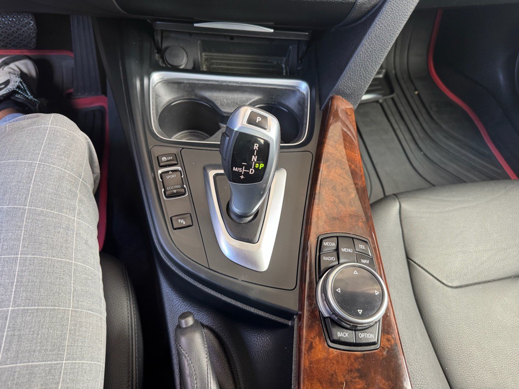 2014 BMW 3 Series Image 16