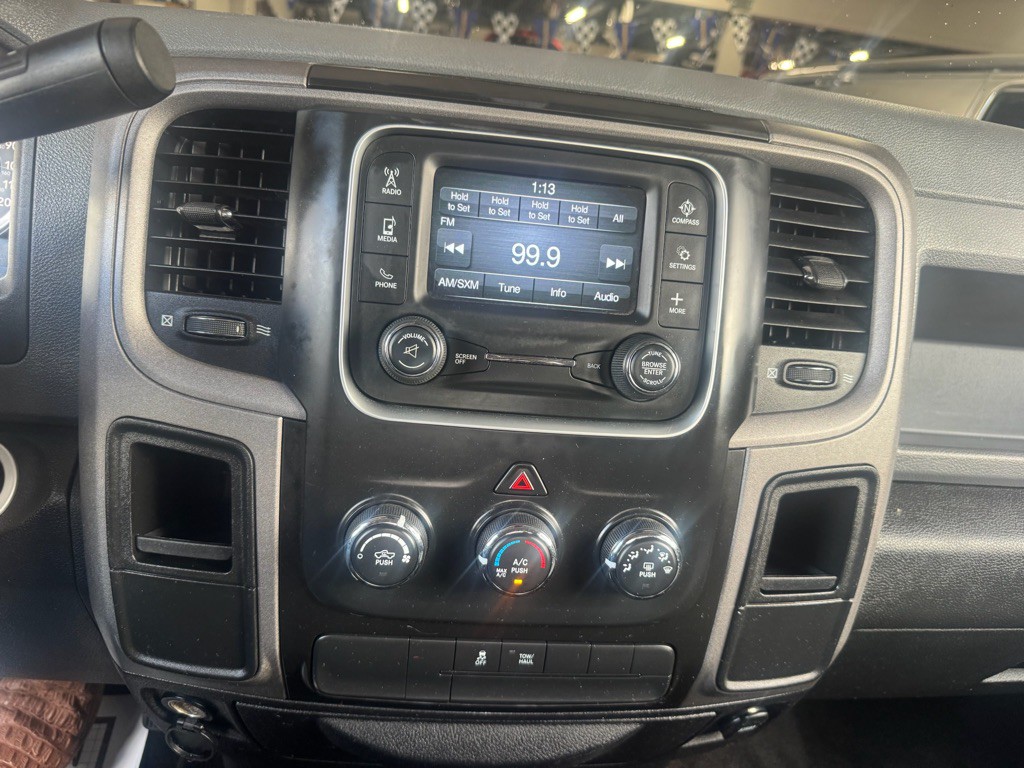 2014 RAM 1500 Image 14