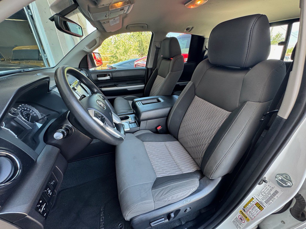 2015 Toyota Tundra Image 9