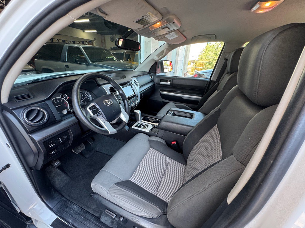2015 Toyota Tundra Image 10