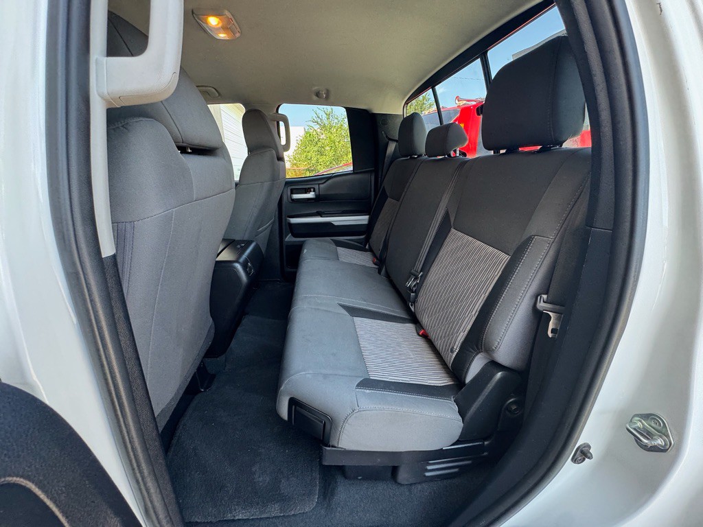 2015 Toyota Tundra Image 11