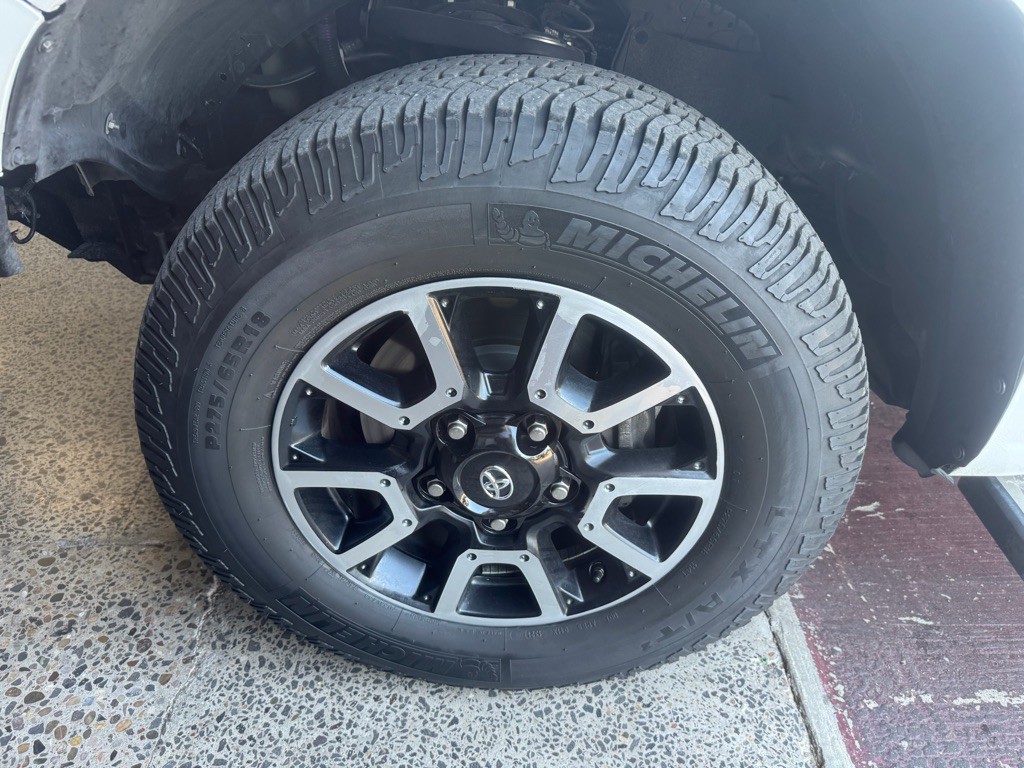 2015 Toyota Tundra Image 17