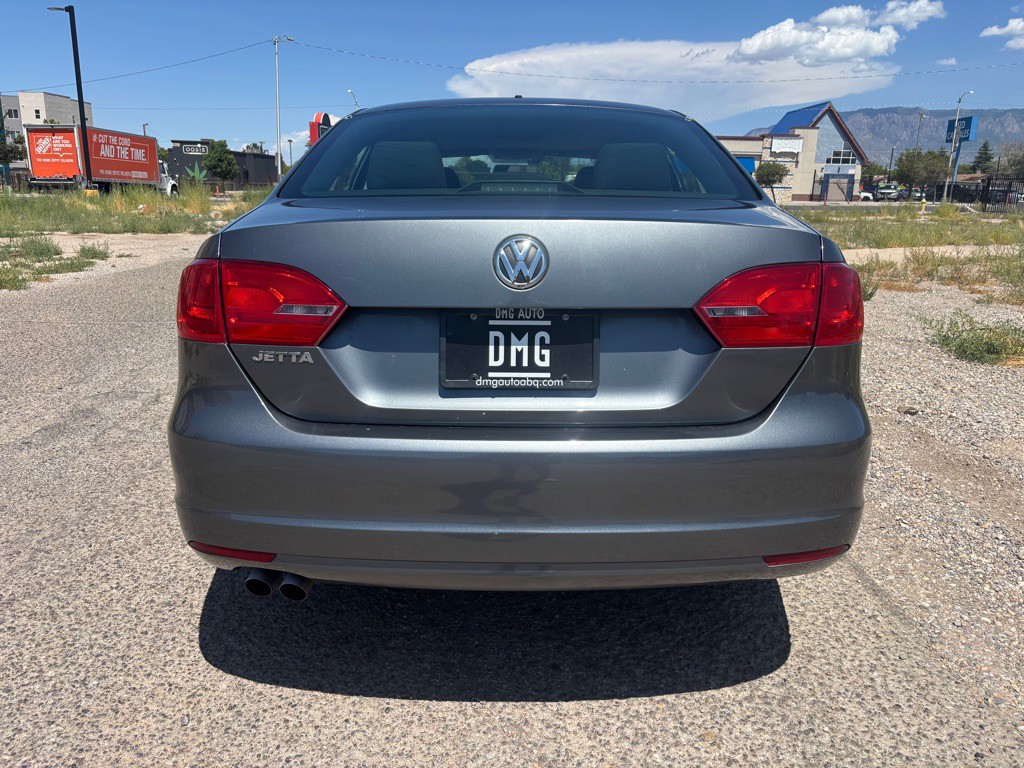 2012 Volkswagen Jetta Image 8