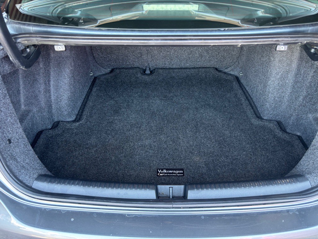 2012 Volkswagen Jetta Image 12