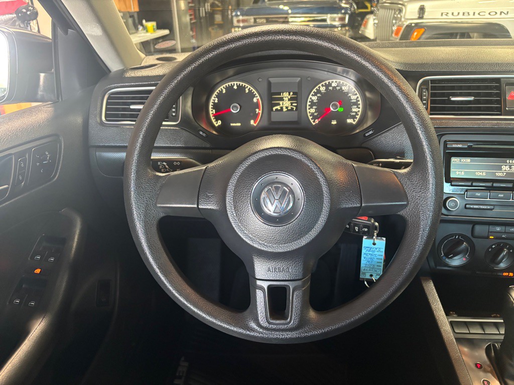 2012 Volkswagen Jetta Image 14
