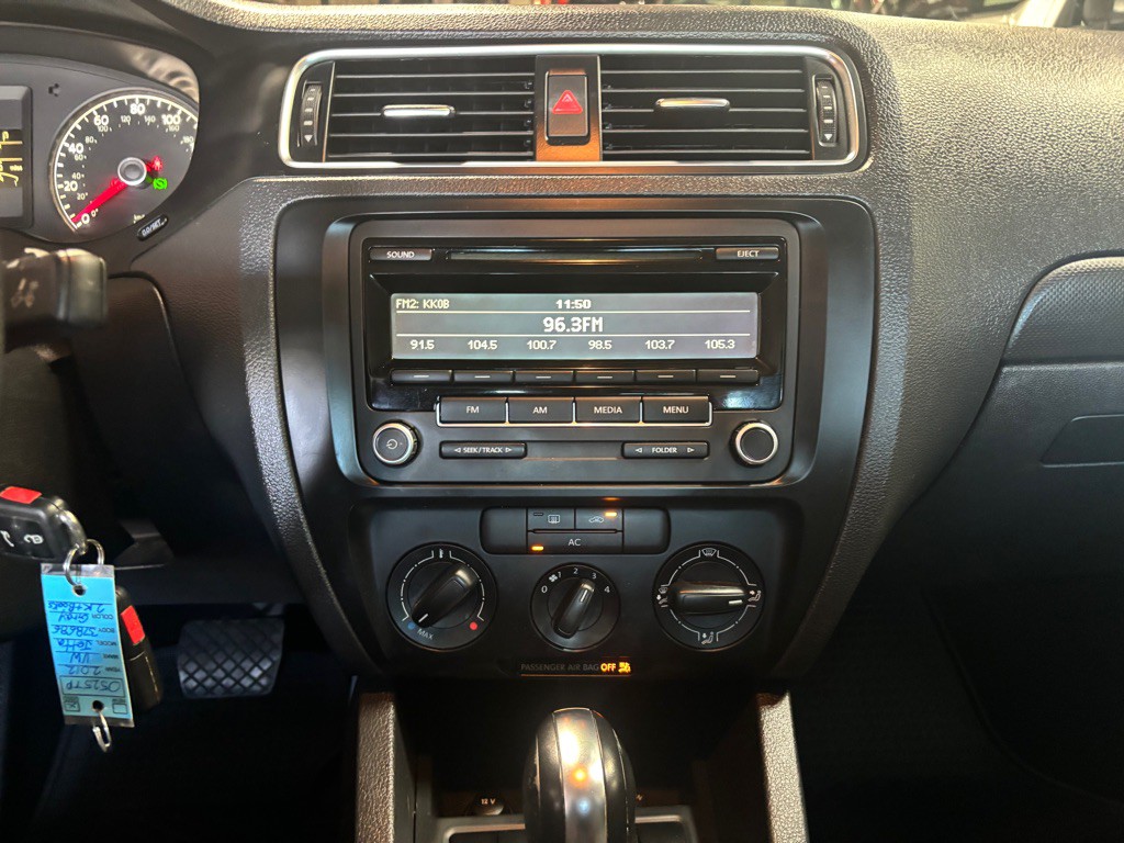 2012 Volkswagen Jetta Image 15