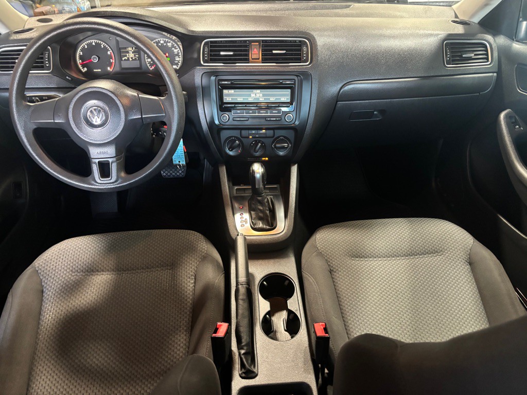 2012 Volkswagen Jetta Image 16