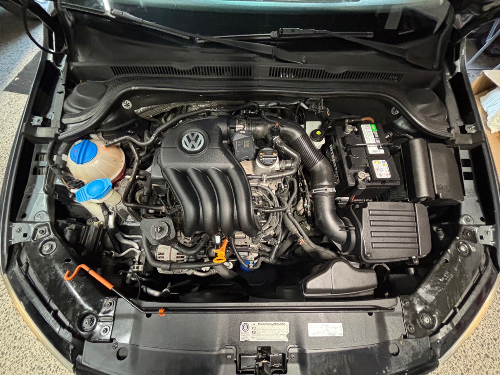 2012 Volkswagen Jetta Image 19