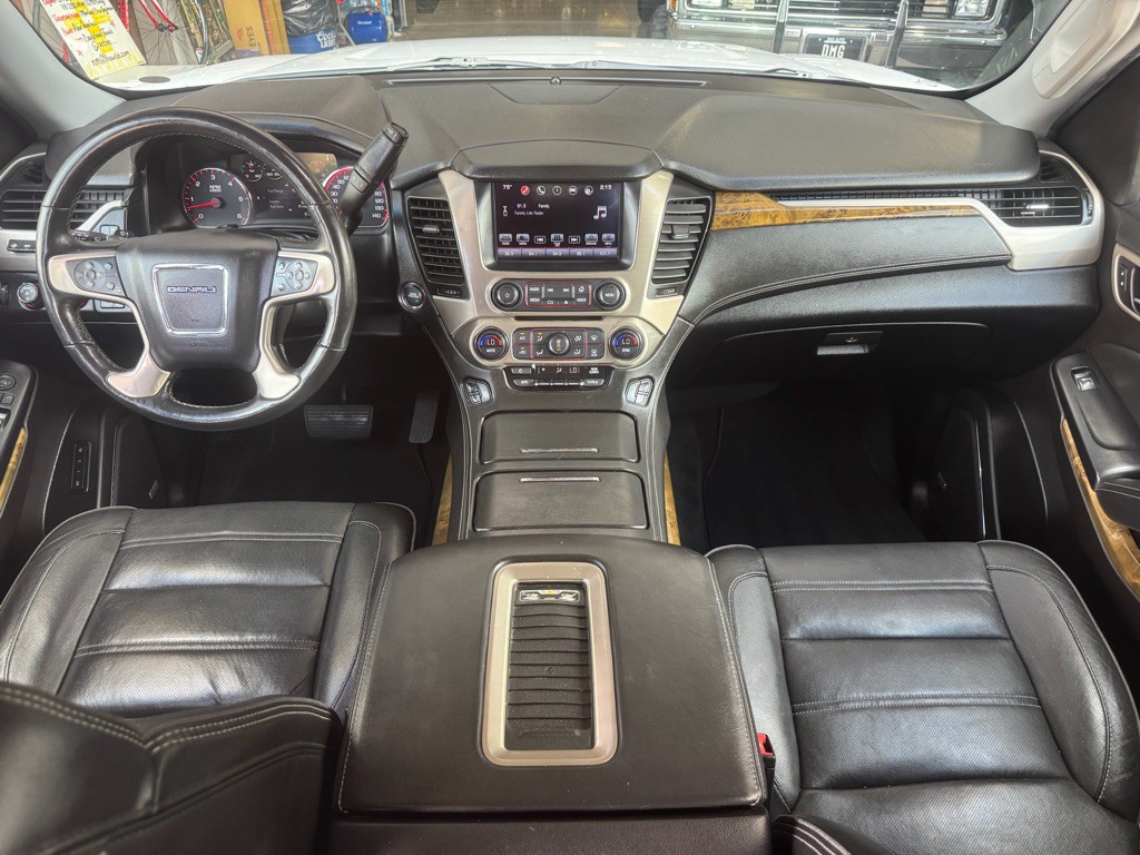 2016 GMC Yukon Image 16