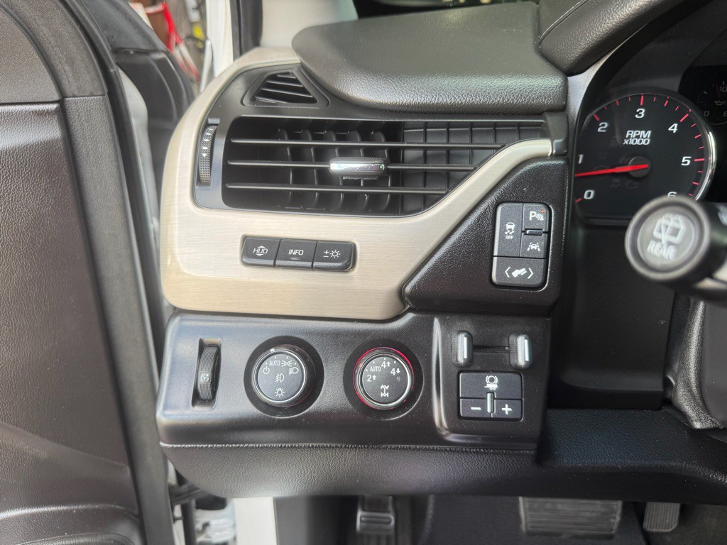 2016 GMC Yukon Image 17
