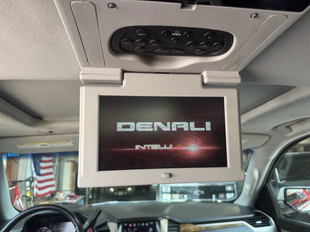 2016 GMC Yukon Image 18