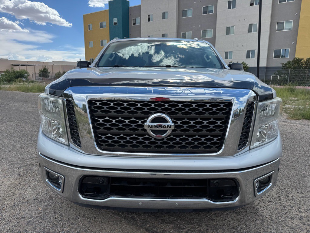 2017 Nissan Titan Image 4